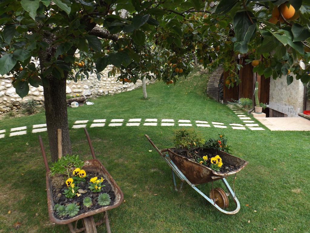 Agriturismo San Giovanni Ad Insulam Isola del Gran Sasso dʼItalia Exteriör bild
