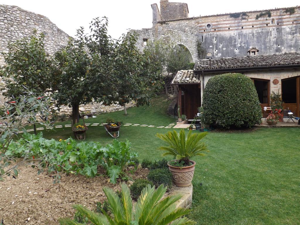 Agriturismo San Giovanni Ad Insulam Isola del Gran Sasso dʼItalia Exteriör bild