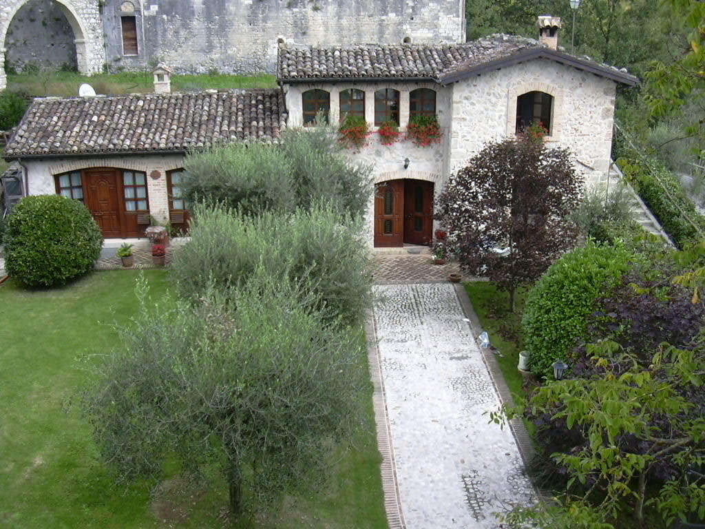 Agriturismo San Giovanni Ad Insulam Isola del Gran Sasso dʼItalia Exteriör bild