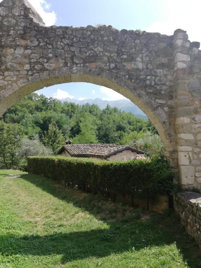 Agriturismo San Giovanni Ad Insulam Isola del Gran Sasso dʼItalia Exteriör bild