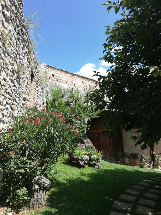 Agriturismo San Giovanni Ad Insulam Isola del Gran Sasso dʼItalia Exteriör bild